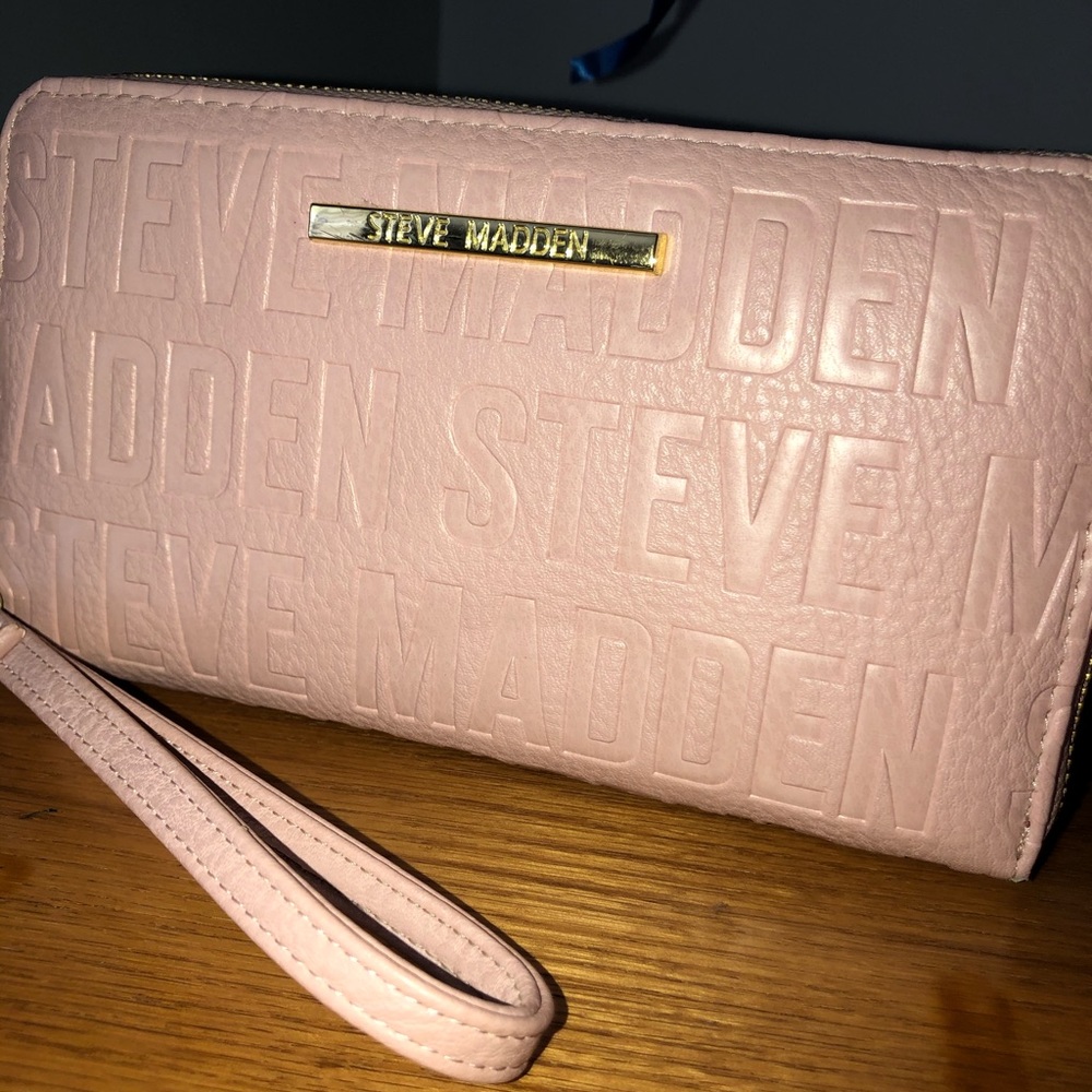 Steve Madden Wristlet/Wallet